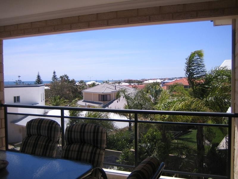 6 Selby Court, Mindarie WA 6030