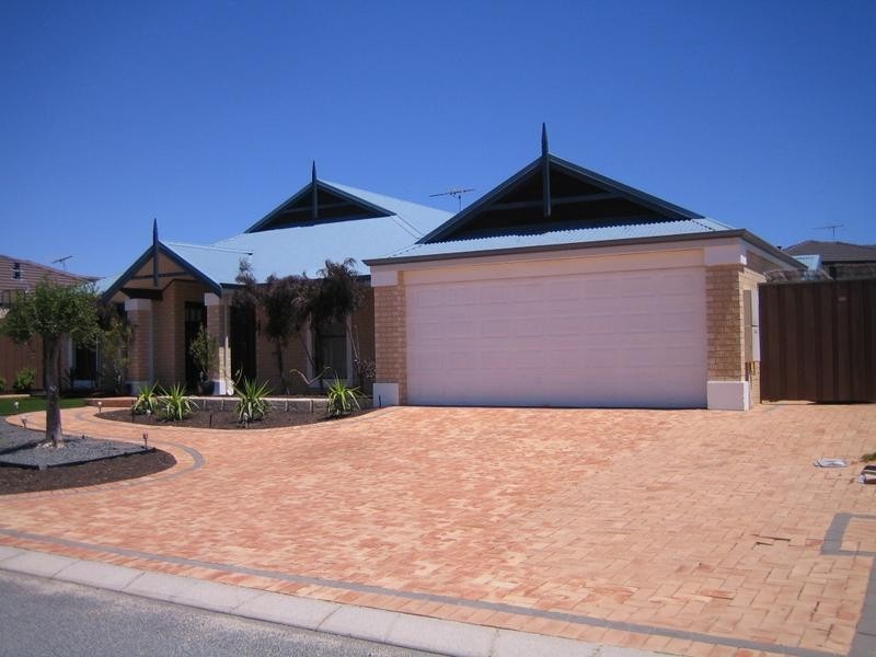 5 Peel Way, Mindarie WA 6030