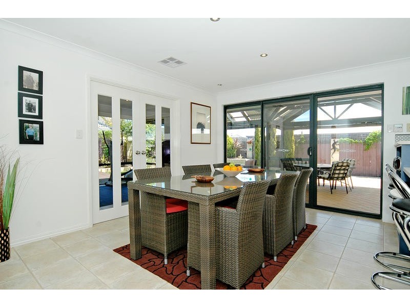 5 Peel Way, Mindarie WA 6030