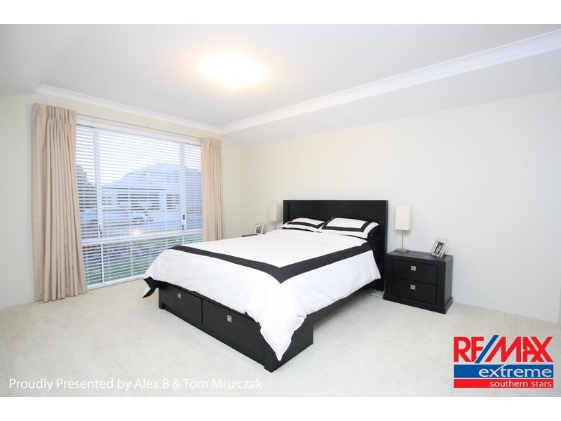 13 Retchford Way, Queens Park WA 6107