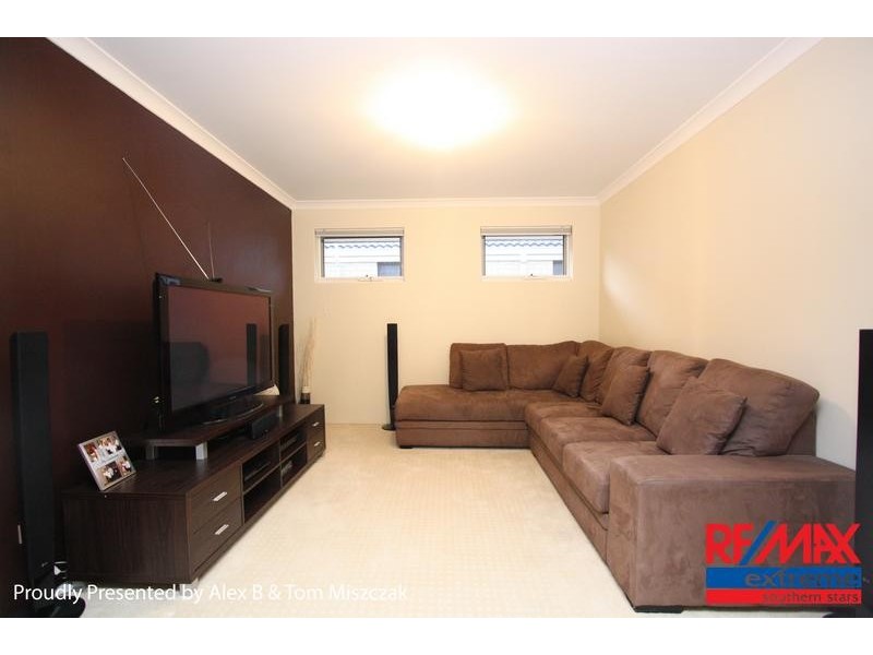 13 Retchford Way, Queens Park WA 6107