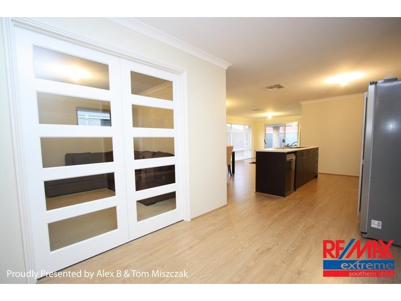 13 Retchford Way, Queens Park WA 6107