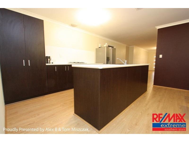 13 Retchford Way, Queens Park WA 6107