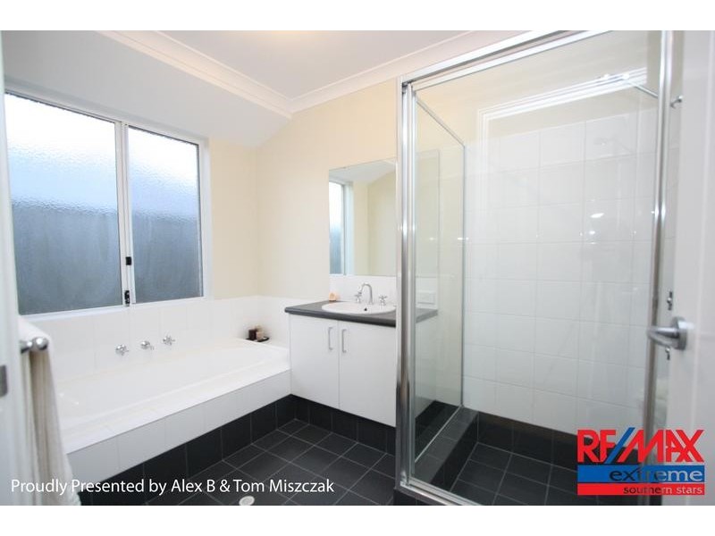 13 Retchford Way, Queens Park WA 6107