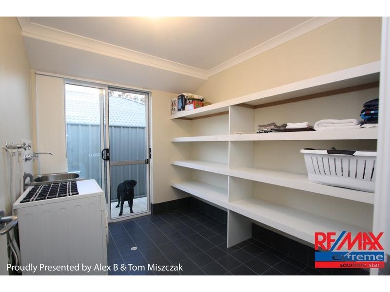 13 Retchford Way, Queens Park WA 6107