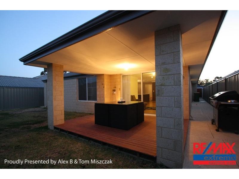 13 Retchford Way, Queens Park WA 6107