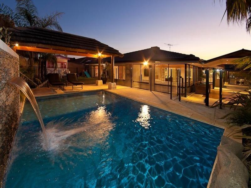 11 Fairmont Place, Currambine WA 6028