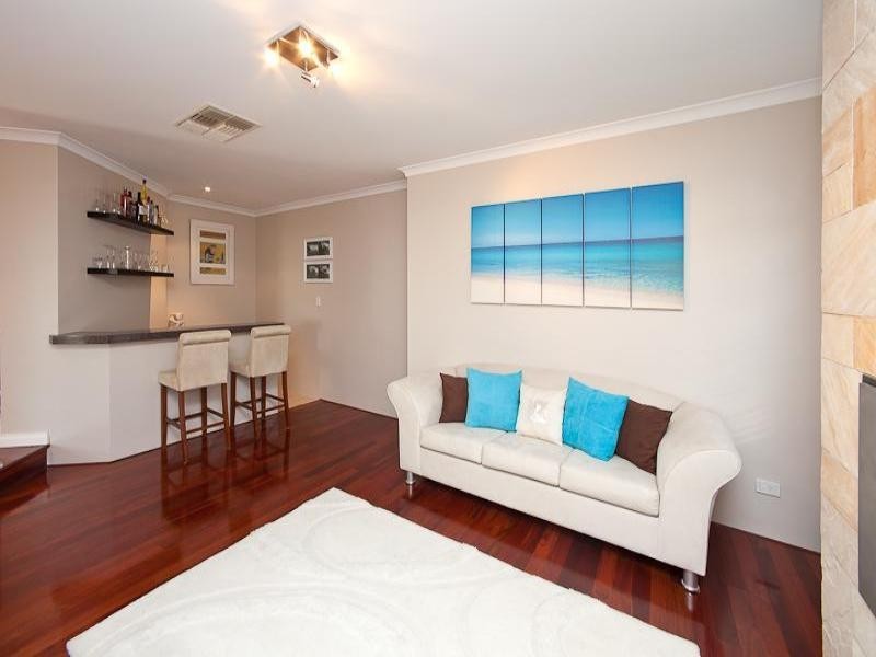 11 Fairmont Place, Currambine WA 6028