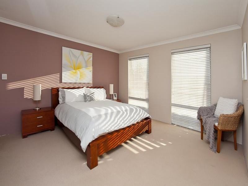 11 Fairmont Place, Currambine WA 6028