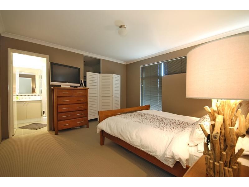 37 Navarre Way, Butler WA 6036