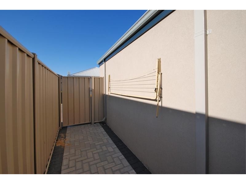 37 Navarre Way, Butler WA 6036