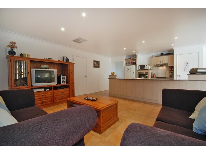 61 Benenden Avenue, Butler WA 6036