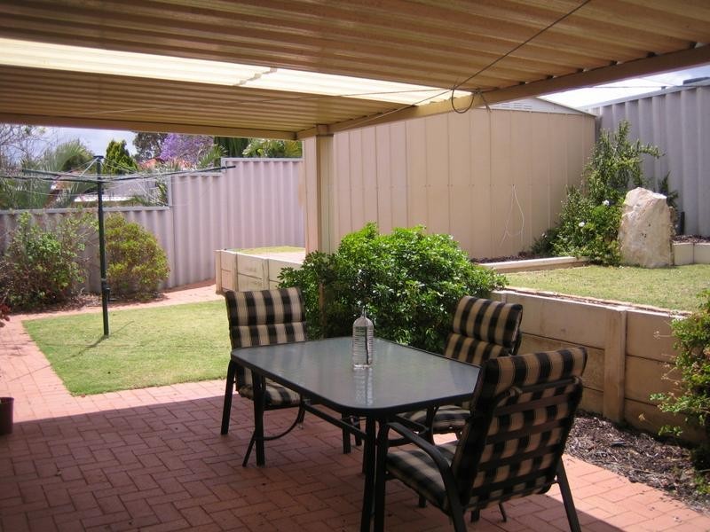 4 MacAlpine Retreat, Kinross WA 6028