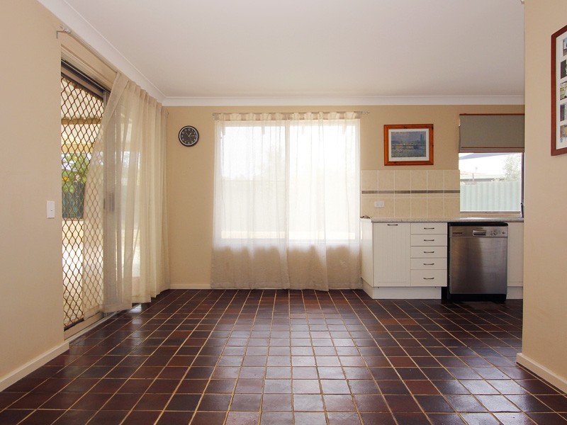 6 Cove Court, Beldon WA 6027