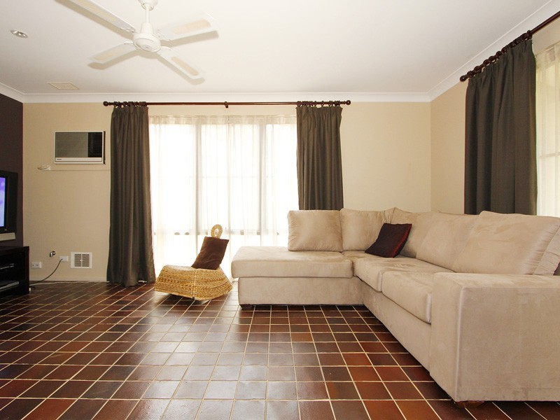 6 Cove Court, Beldon WA 6027