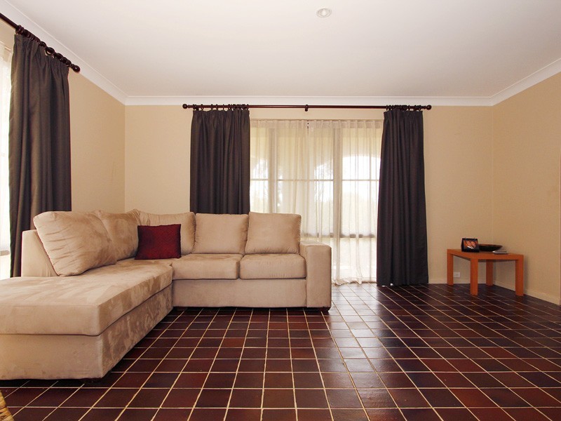 6 Cove Court, Beldon WA 6027