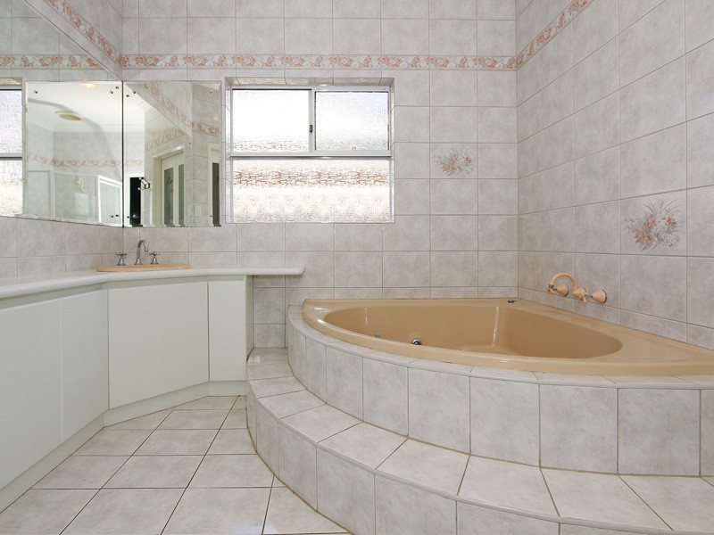 4 Bluewater Rise, Mullaloo WA 6027