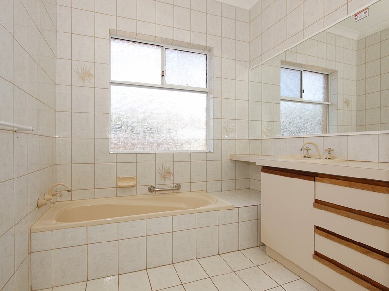 4 Bluewater Rise, Mullaloo WA 6027