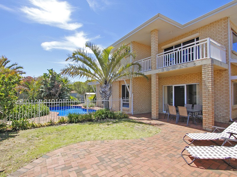 4 Bluewater Rise, Mullaloo WA 6027