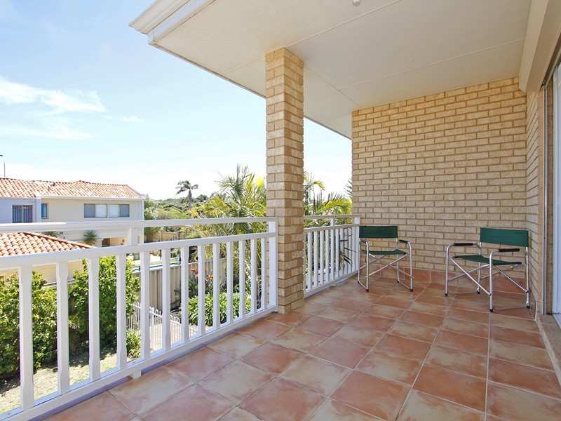 4 Bluewater Rise, Mullaloo WA 6027