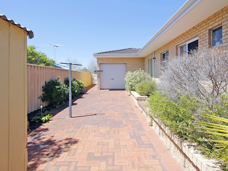 4 Bluewater Rise, Mullaloo WA 6027