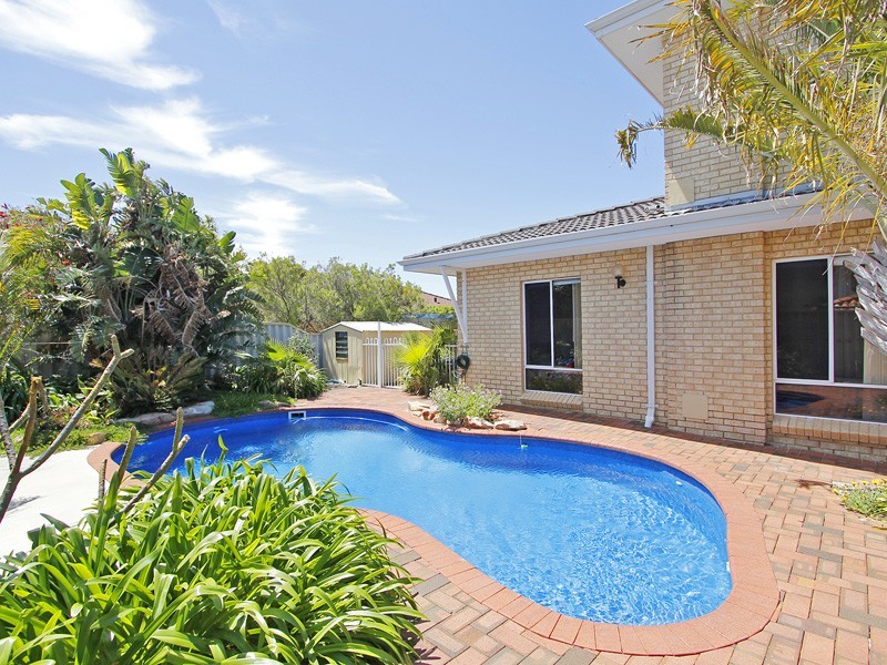 4 Bluewater Rise, Mullaloo WA 6027