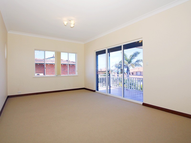 4 Bluewater Rise, Mullaloo WA 6027