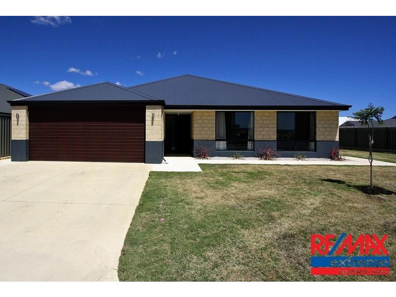 39 Hillhouse Way, Piara Waters WA 6112