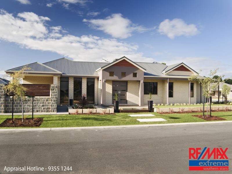 11 Birmingham Parade, Piara Waters WA 6112