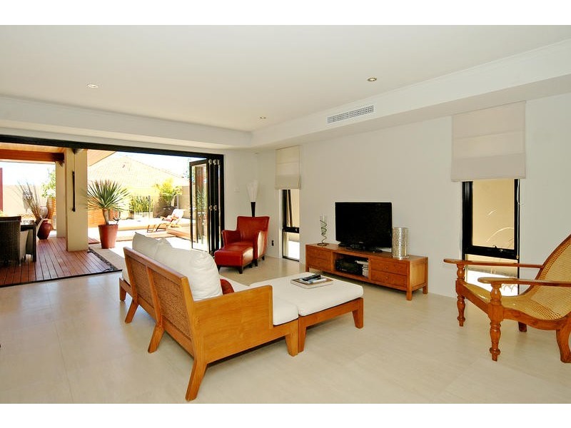 28A Clarecastle Retreat, Mindarie WA 6030