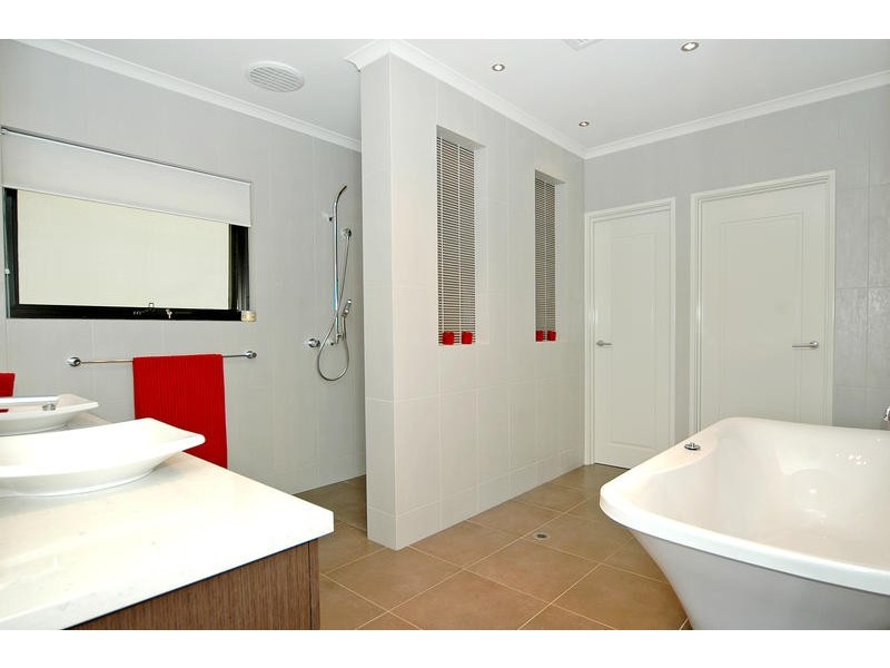 28A Clarecastle Retreat, Mindarie WA 6030