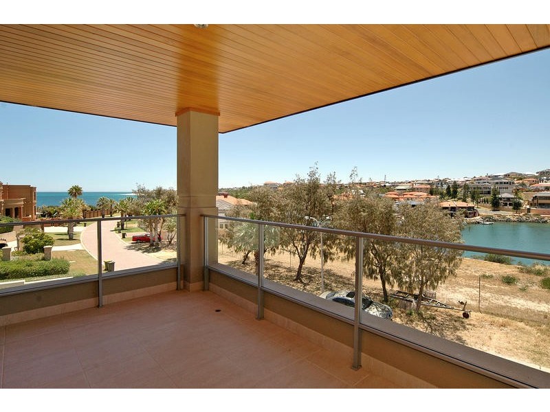 28A Clarecastle Retreat, Mindarie WA 6030