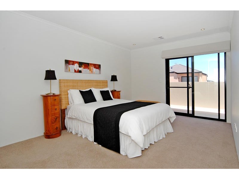 28A Clarecastle Retreat, Mindarie WA 6030
