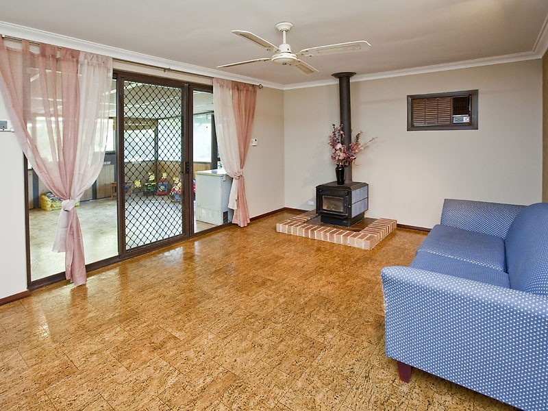 7 Coran Place, Camillo WA 6111