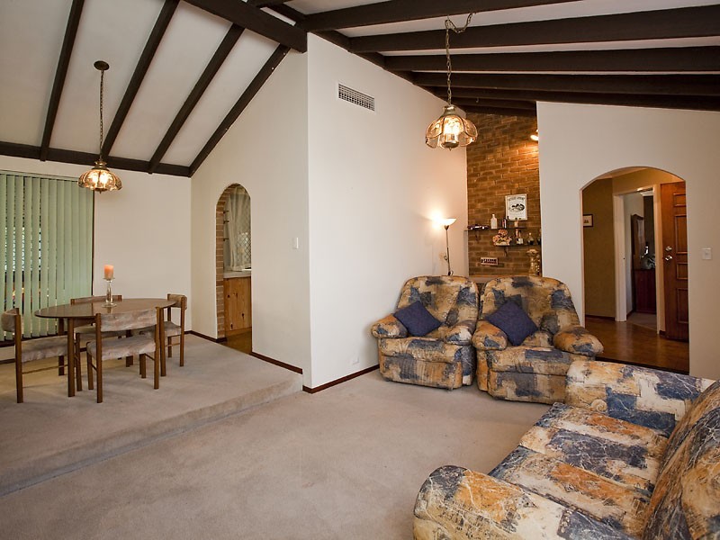 7 Coran Place, Camillo WA 6111