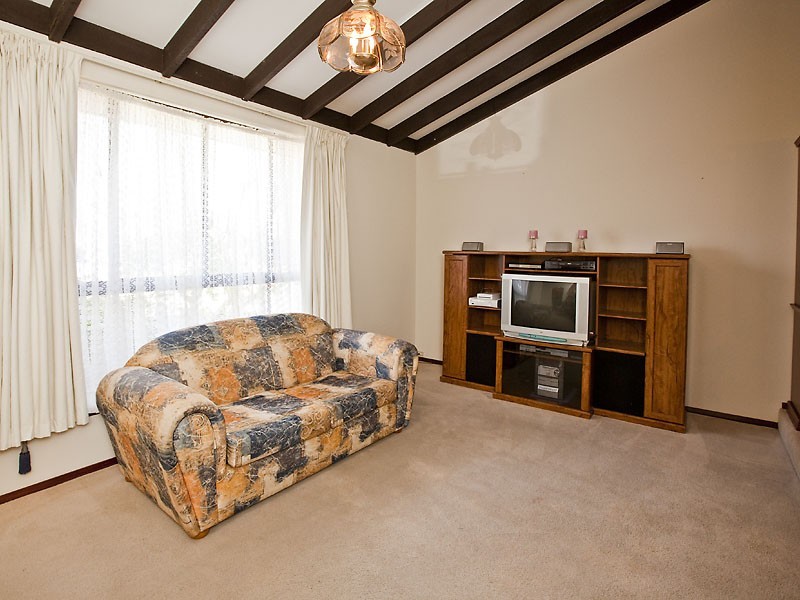 7 Coran Place, Camillo WA 6111