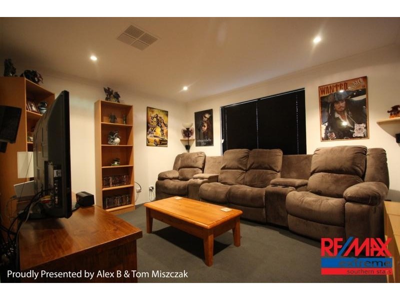 17 Ayer Road, Queens Park WA 6107