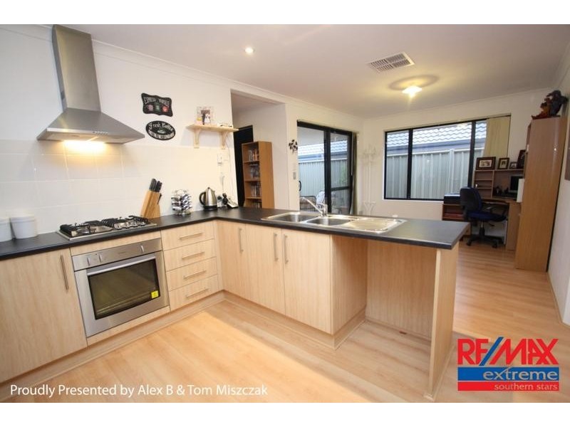 17 Ayer Road, Queens Park WA 6107