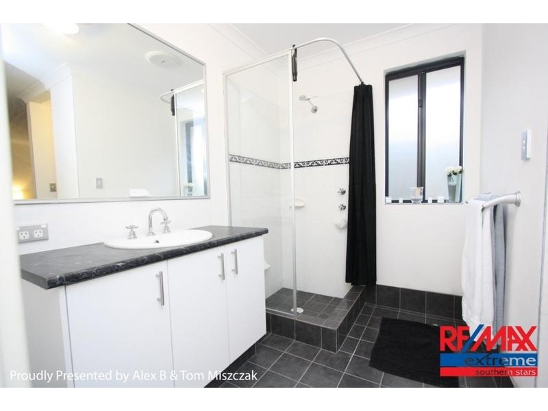 17 Ayer Road, Queens Park WA 6107