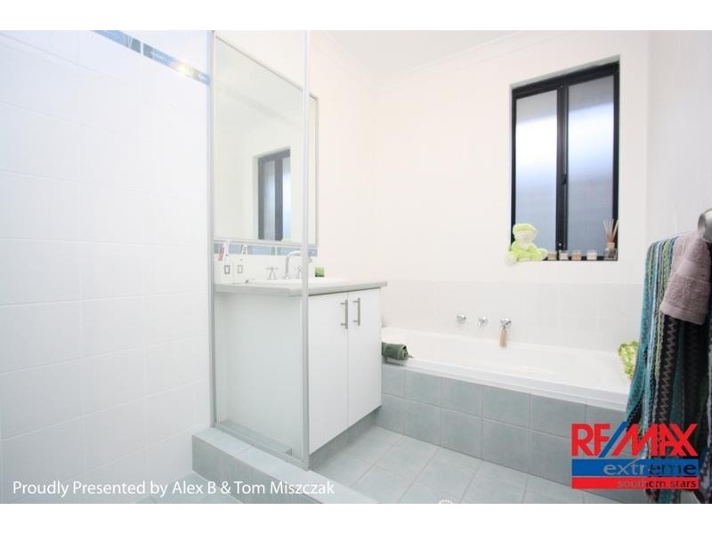 17 Ayer Road, Queens Park WA 6107