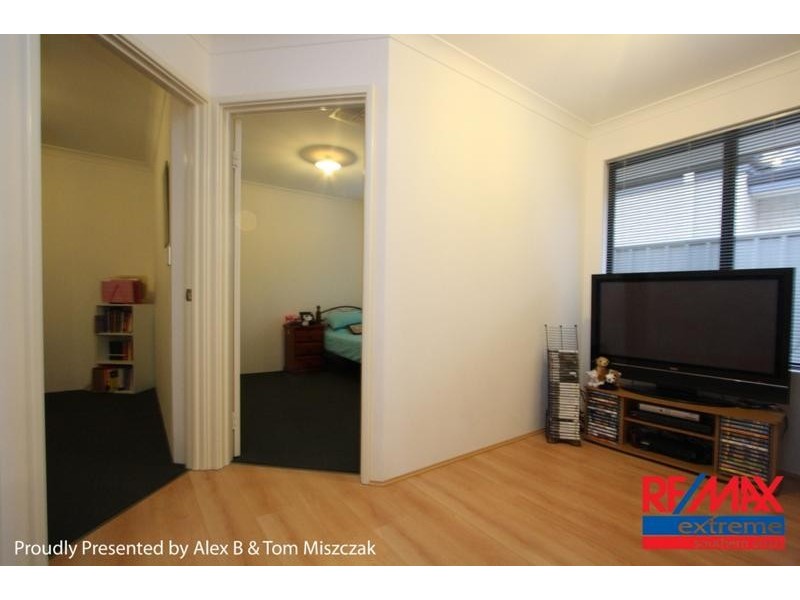 17 Ayer Road, Queens Park WA 6107