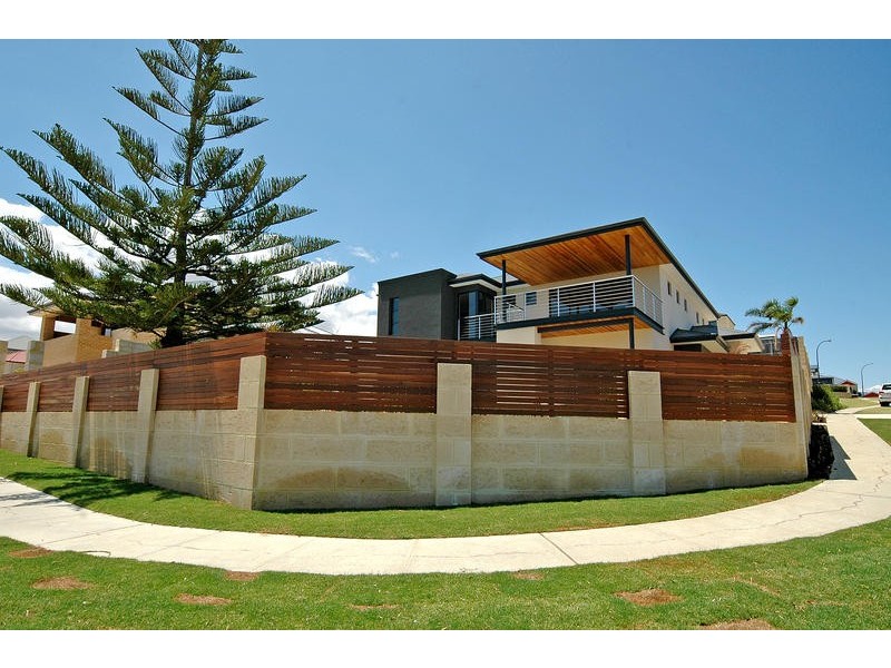 9 Lighthouse Parade, Mindarie WA 6030