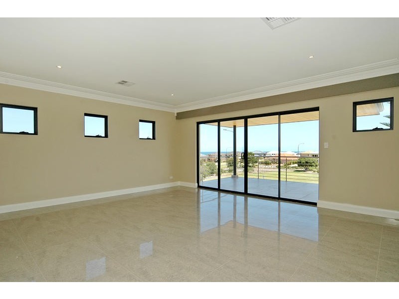 9 Lighthouse Parade, Mindarie WA 6030