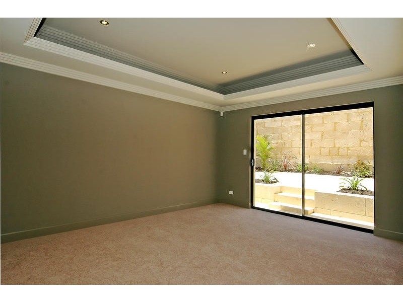 9 Lighthouse Parade, Mindarie WA 6030