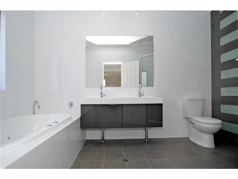 9 Lighthouse Parade, Mindarie WA 6030