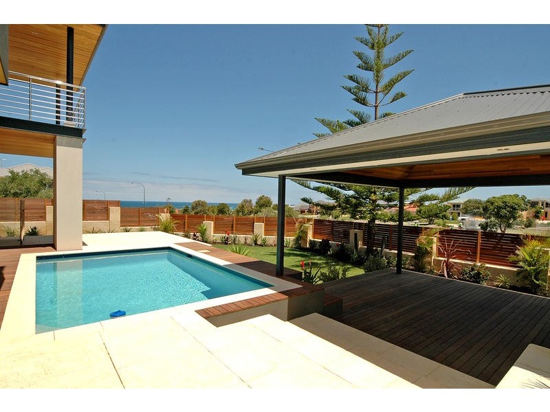 9 Lighthouse Parade, Mindarie WA 6030