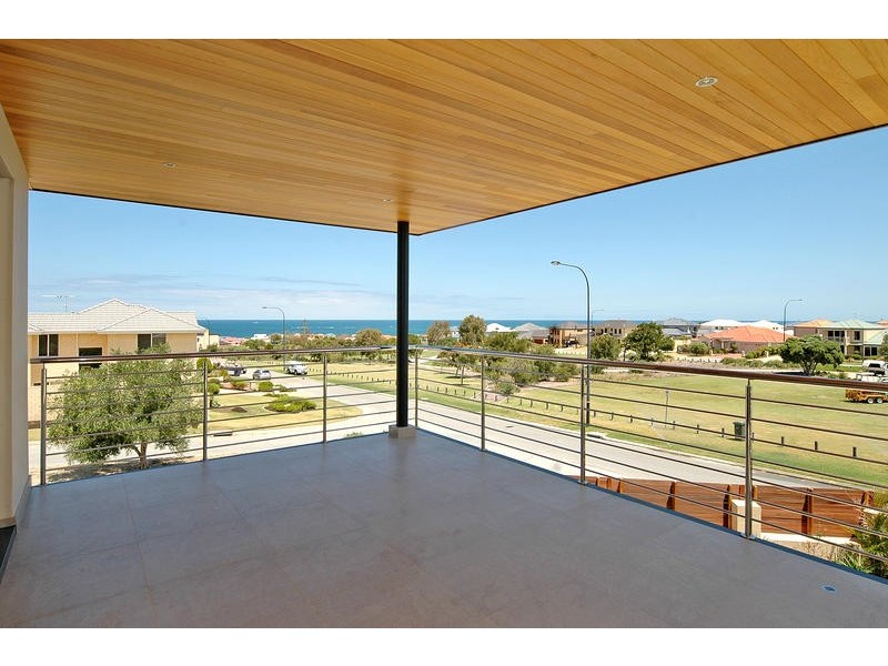 9 Lighthouse Parade, Mindarie WA 6030