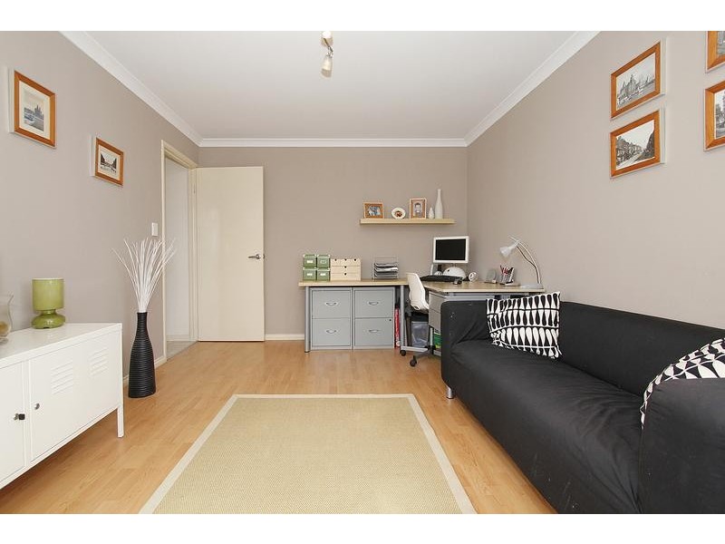 15 Ardglass Gardens, Ridgewood WA 6030