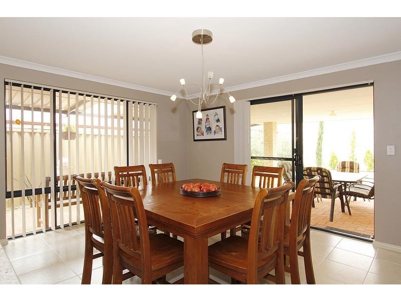 15 Ardglass Gardens, Ridgewood WA 6030