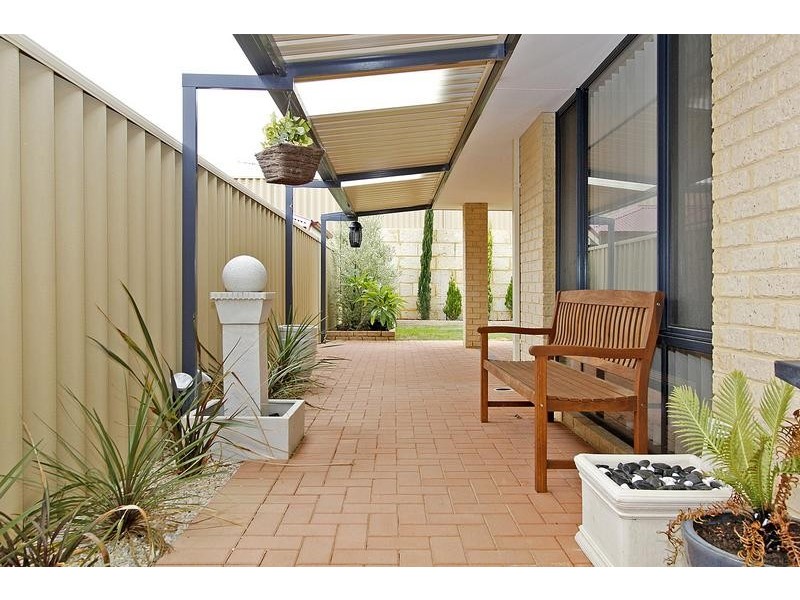 15 Ardglass Gardens, Ridgewood WA 6030